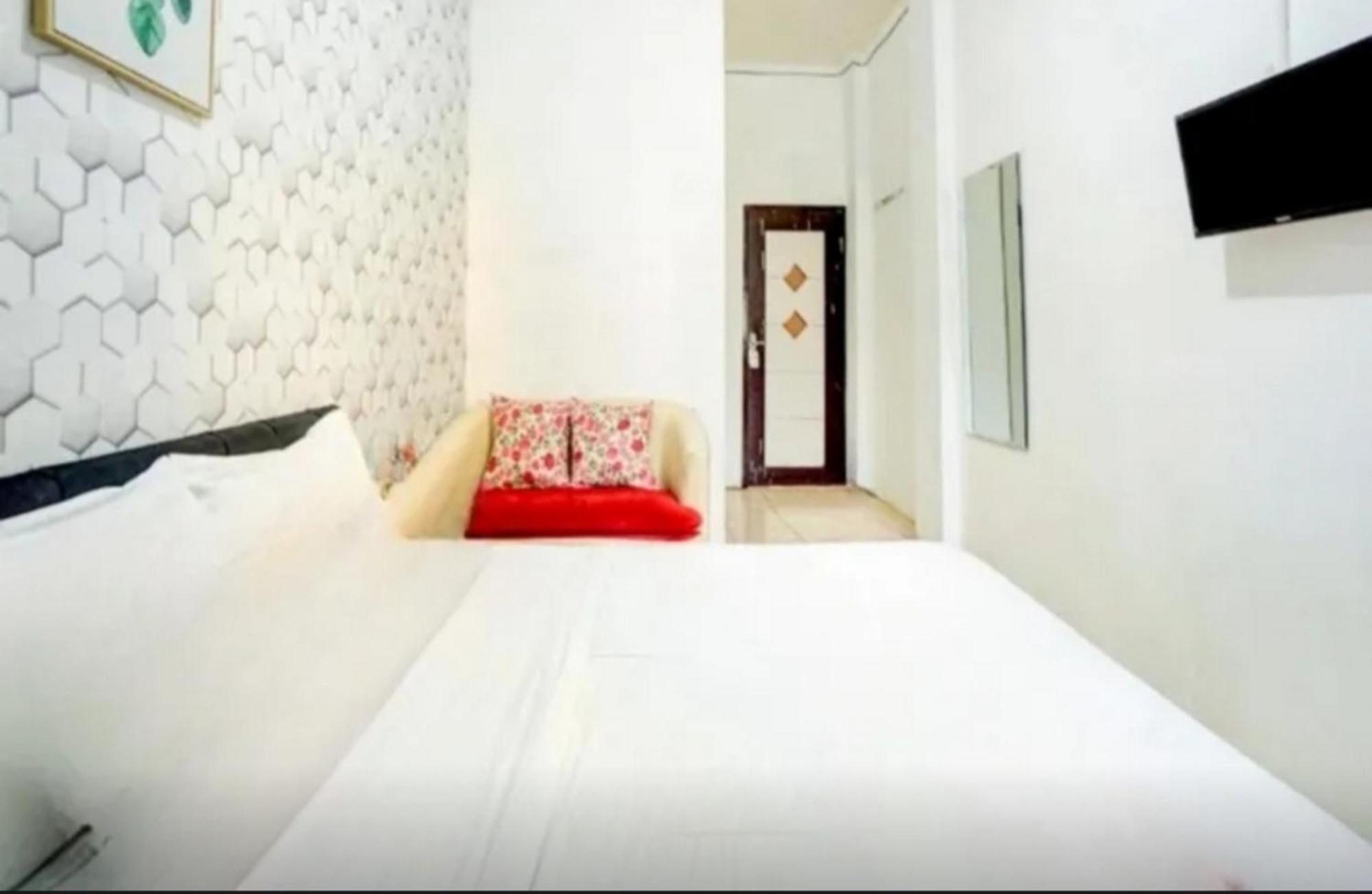 Reddoorz Near Plaza Araya Malang Ξενοδοχείο Blimbing  Εξωτερικό φωτογραφία