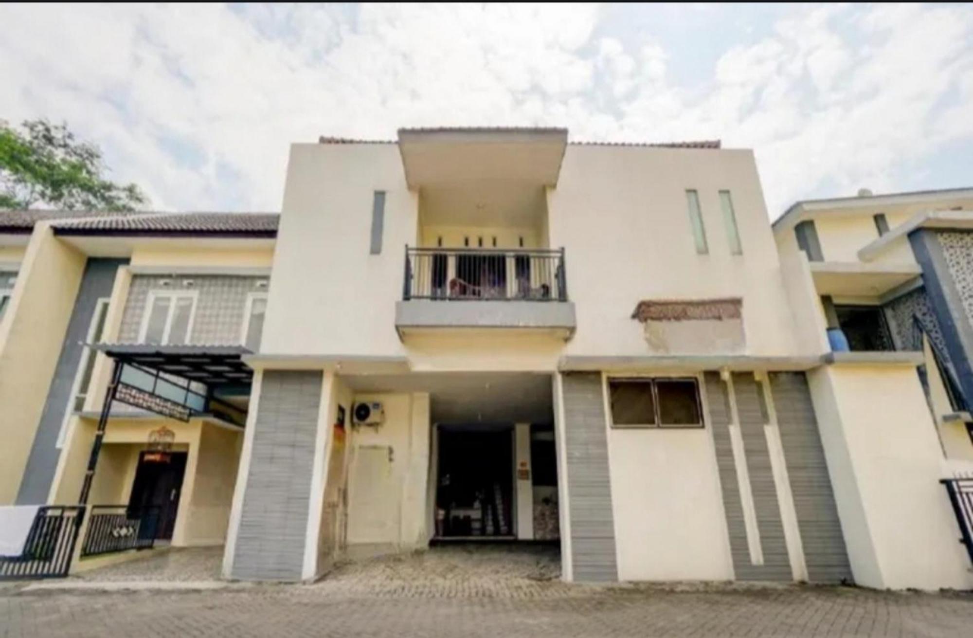 Reddoorz Near Plaza Araya Malang Ξενοδοχείο Blimbing  Εξωτερικό φωτογραφία